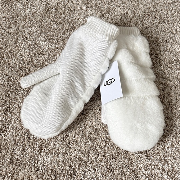 UGG Accessories - UGG W All Over Faux Fur Mittens size L/XL